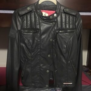 Shrunken biker jacket